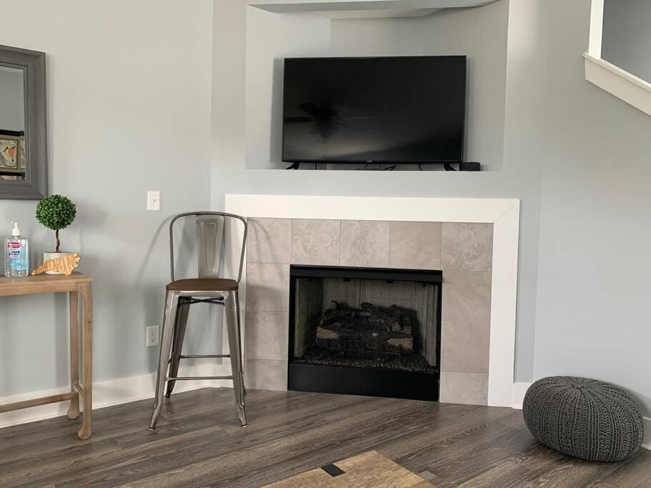 Newly Built Townhome Close To The Asheville Sites Candler Exterior photo